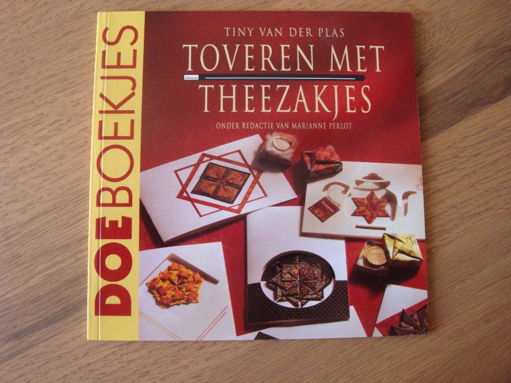 Toveren met theezakjes en Originele wensideeen theezakjes, Boeken, Hobby en Vrije tijd, Zo goed als nieuw, Scrapbooking en Knutselen