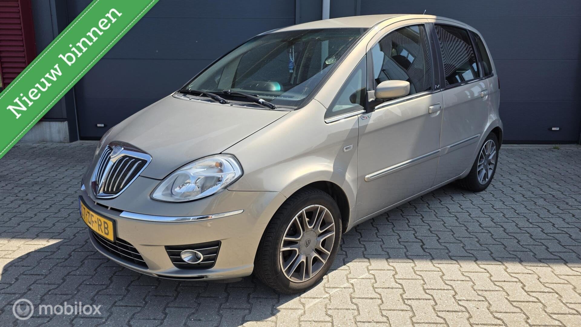 Lancia Musa 1.4-16V Platino+ /Vaste meeneemprijs /Nwe APK, Auto's, Voorwielaandrijving, 15 km/l, Gebruikt, Met garantie (alle)