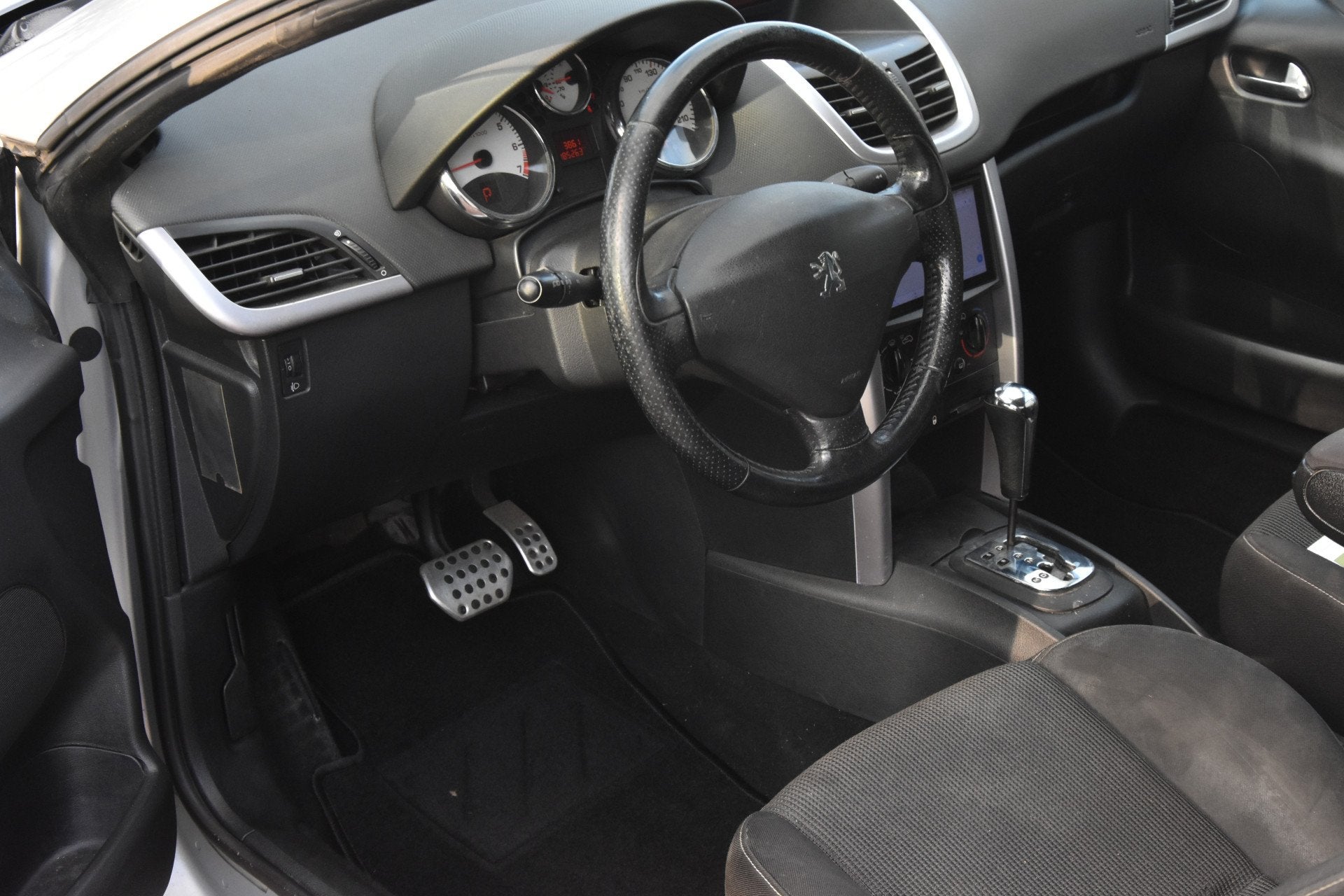 Peugeot 207 CC 1.6 VTi Automaat – 2008 | Origineel NL | Le, Auto's, Gebruikt, 4 cilinders, Cabriolet, 4 stoelen