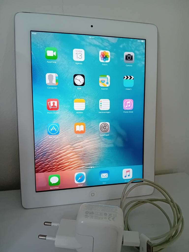 iPad 2 (A1395) 12GB WiFi met oplader en hoes, Computers en Software, Apple iPads, 10 inch, Gebruikt, Apple iPad, Wit