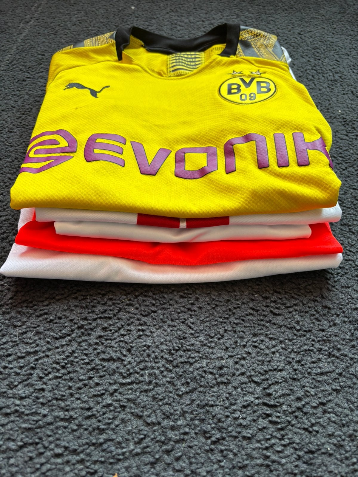 6 voetbalshirts, Maat L, Ophalen, Zo goed als nieuw, Shirt