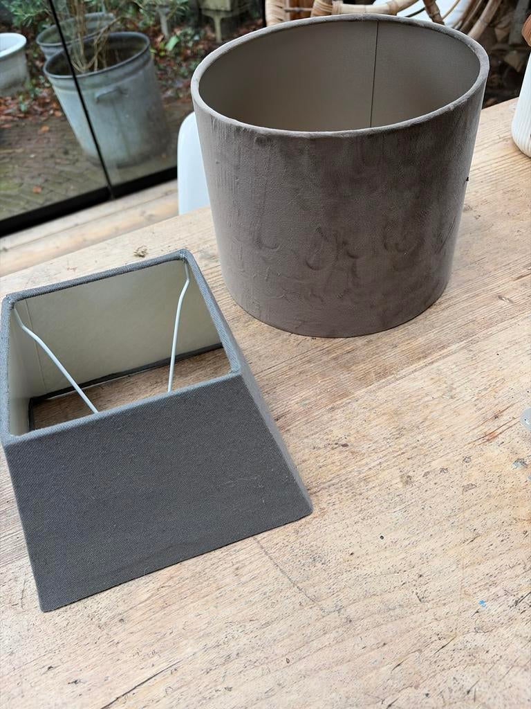 Set van 2 lampenkappen: grijs linnen en taupe velours, Gebruikt, Rond, Ophalen of Verzenden, Grijs