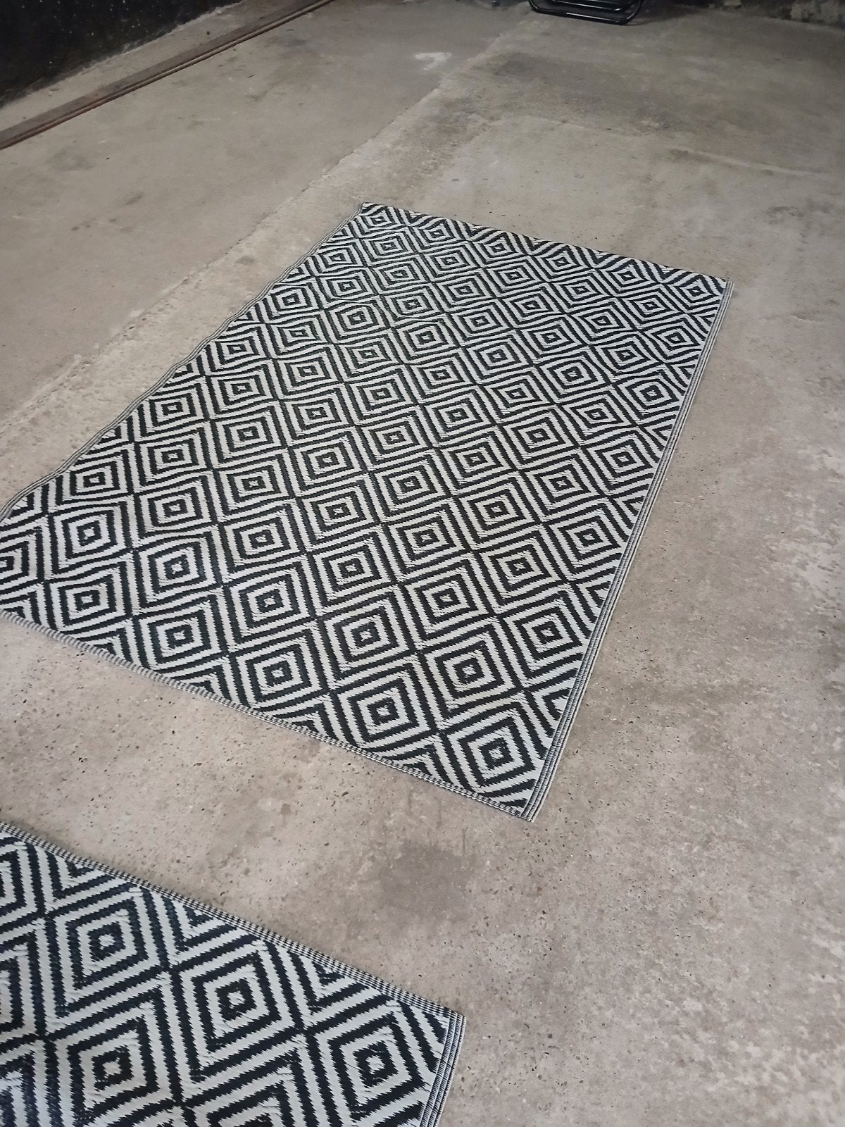 Zwart-wit buitenkleed met geometrisch patroon, Caravans en Kamperen, Ophalen, Zo goed als nieuw