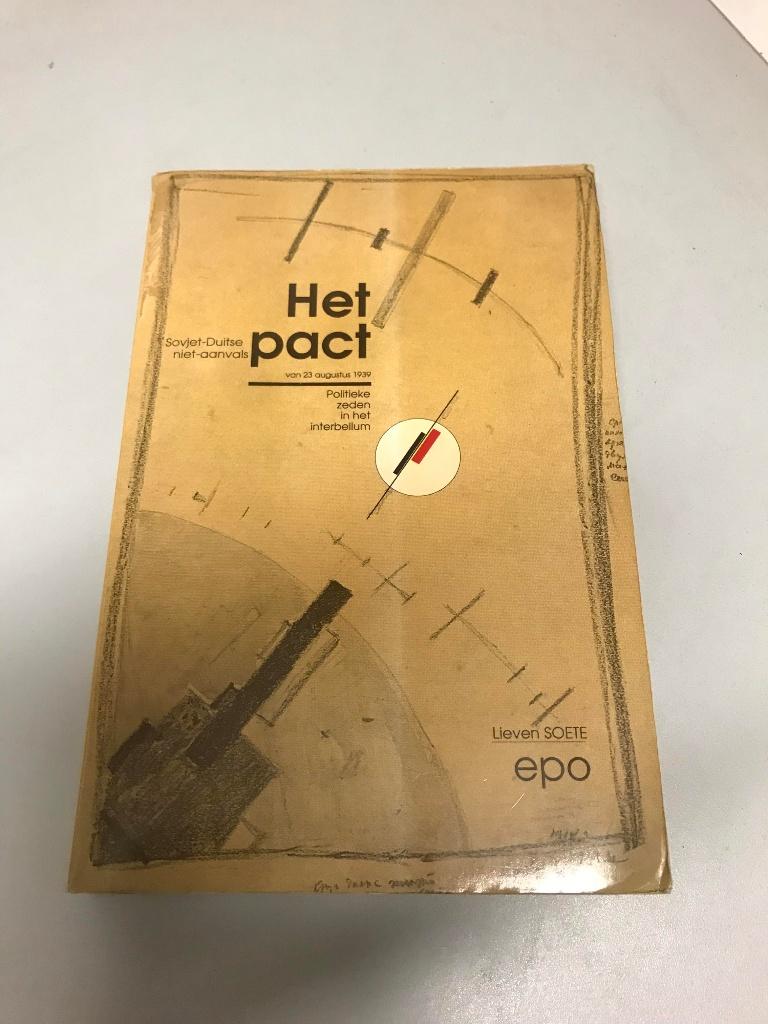 Het Sovjet-Duitse niet aanvals pact, Ophalen of Verzenden, Tweede Wereldoorlog, Gelezen, Algemeen