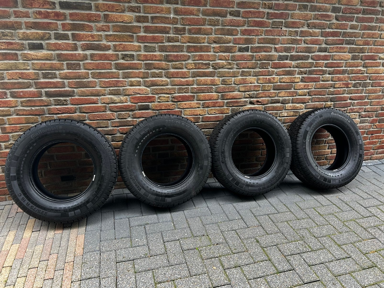 4 Continental Vanco FourSeasons 2 225/75R 16C, Ophalen, Bestelwagen, 16 inch, Band(en)