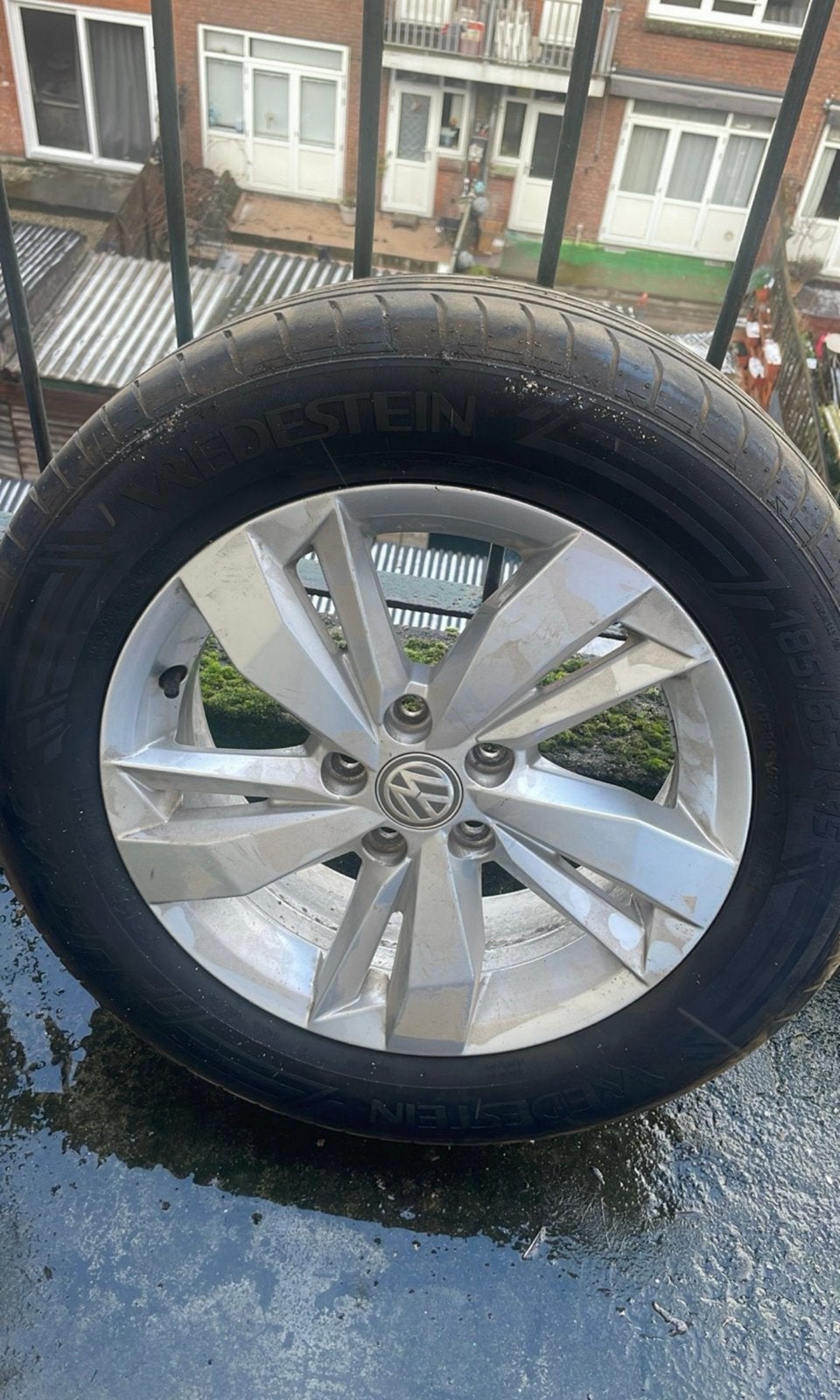 VW Velgen 15 inch met Banden - Polo, Golf IV, Bora 185/65, Ophalen, Gebruikt, 15 inch, Banden en Velgen