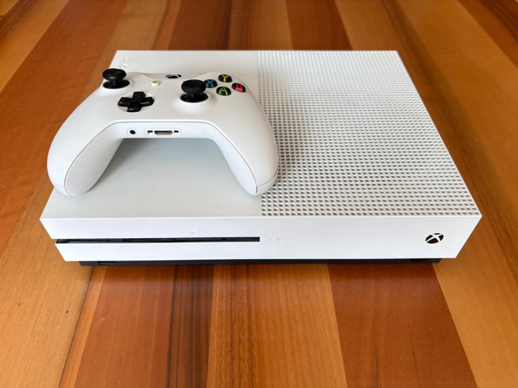 Xbox One S 1 TB met Controller, Spelcomputers en Games, Spelcomputers | Xbox One, Ophalen, Xbox One S, 1 TB, Met 1 controller