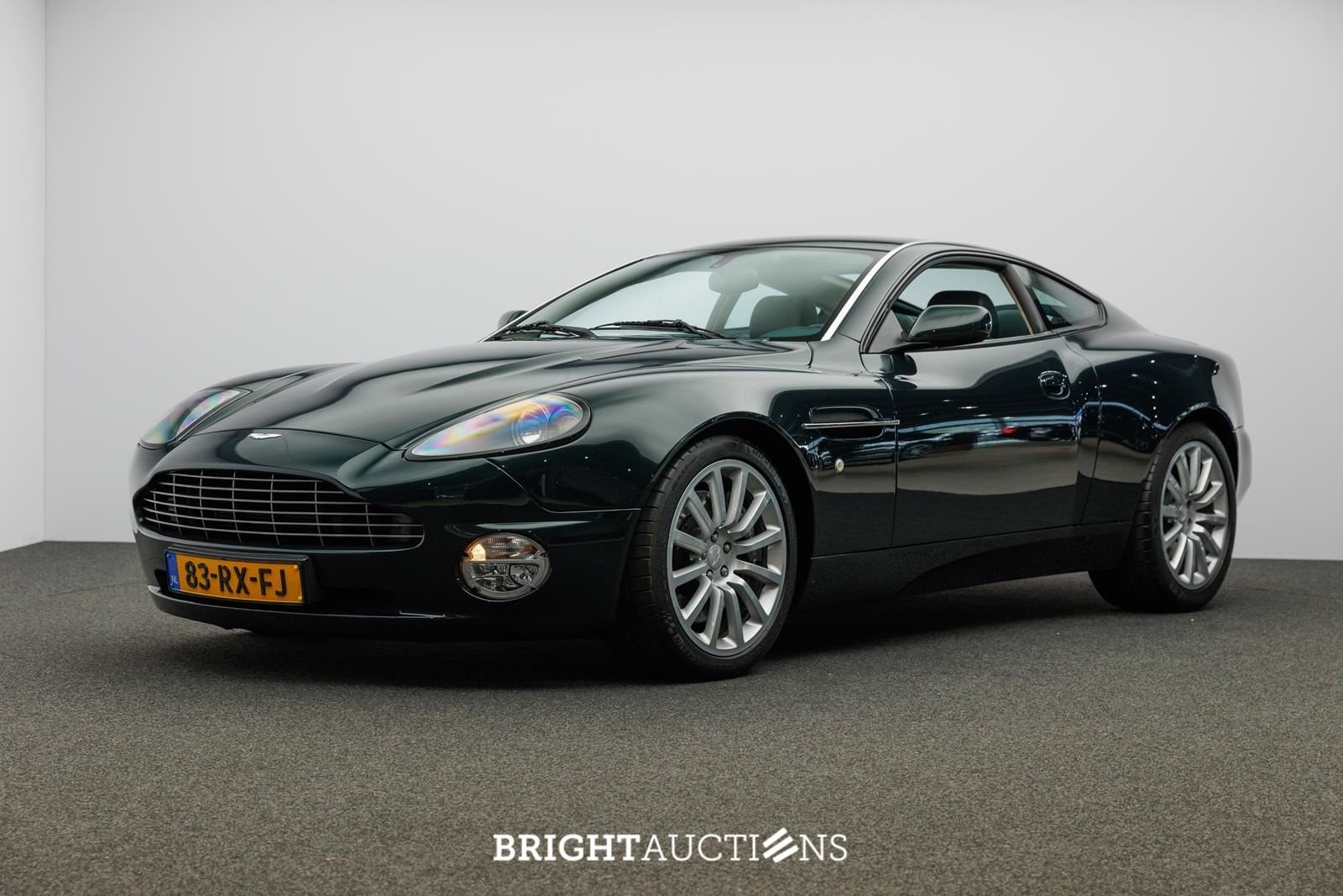 Aston Martin Vanquish 5.9 V12 (bj 2002, automaat), Auto's, Automaat, Gebruikt, 12 cilinders, 4 stoelen