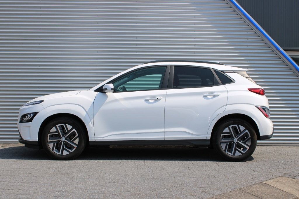 Hyundai KONA EV Fashion 39 kWh | Stoel -/ Stuurwielverwarmin, Auto's, Gebruikt, Zwart, SUV of Terreinwagen, 255 min