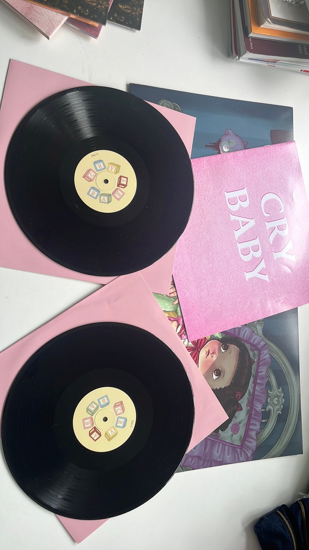 Melanie martinez crybaby deluxe 2 x black, Ophalen, Zo goed als nieuw, Cd of Plaat