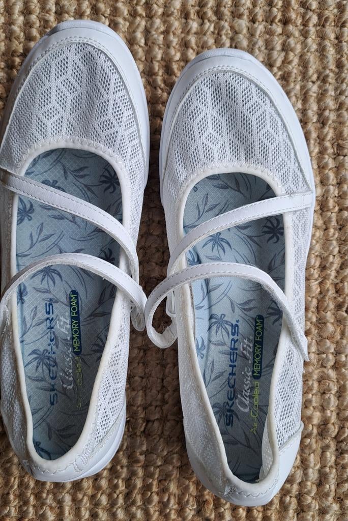 Witte Skechers dames ballerina's mt 39, Kleding | Dames, Schoenen, Gedragen, Ballerina's, Wit, Ophalen of Verzenden