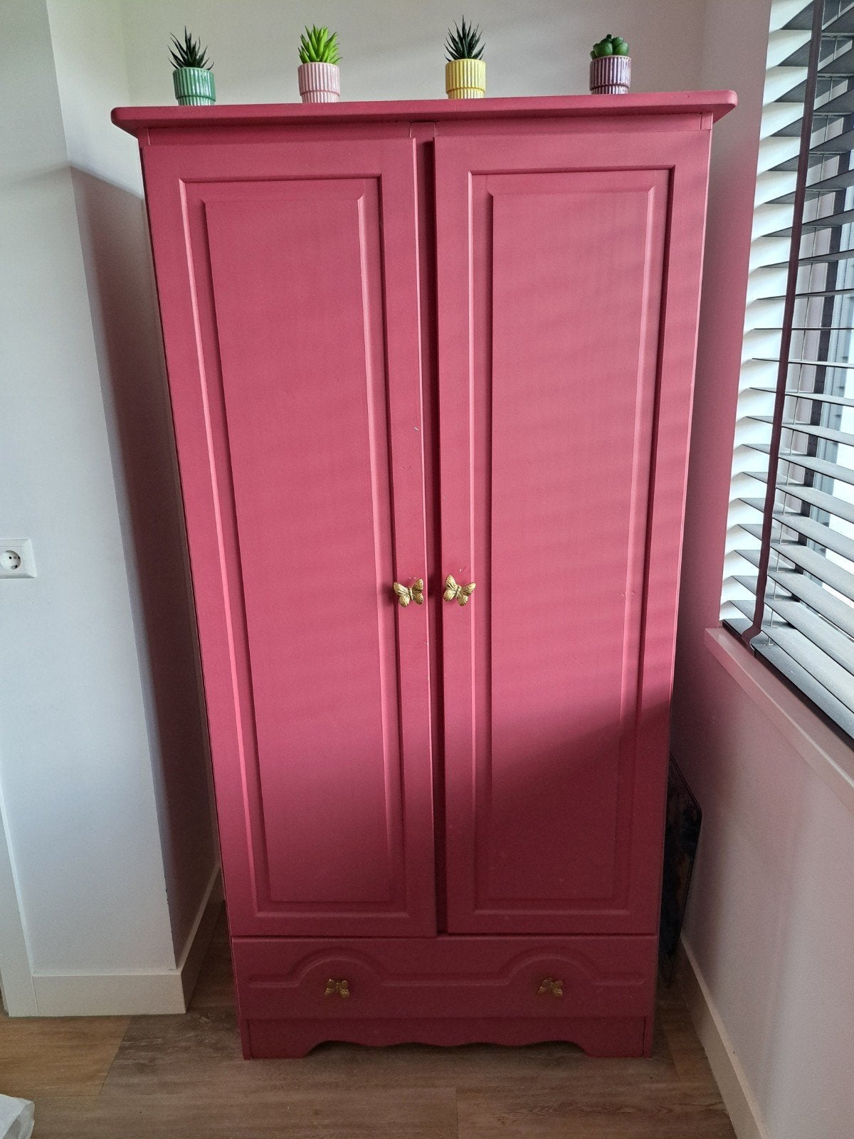Hele mooie kledingkast voor een meidenkamer, Ophalen, Gebruikt, Kast, 50 tot 70 cm