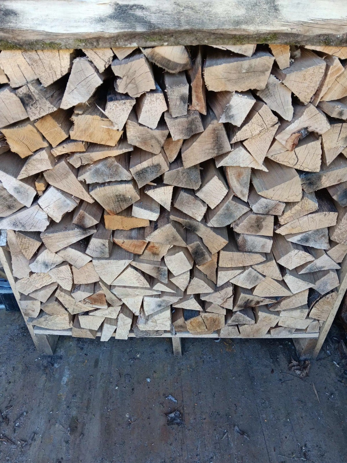 Haardhout Haagbeuk - Droog en Klaar voor Gebruik, Tuin en Terras, Haardhout, Minder dan 3 m³, Ophalen of Verzenden, Overige houtsoorten