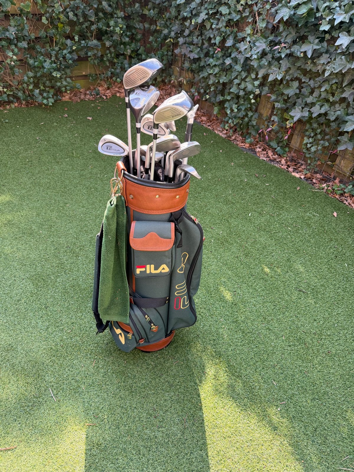 Dunlop golfset met Fila golftas - Dunlop clubs, Sport en Fitness, Ophalen of Verzenden, Gebruikt, Set, Overige merken
