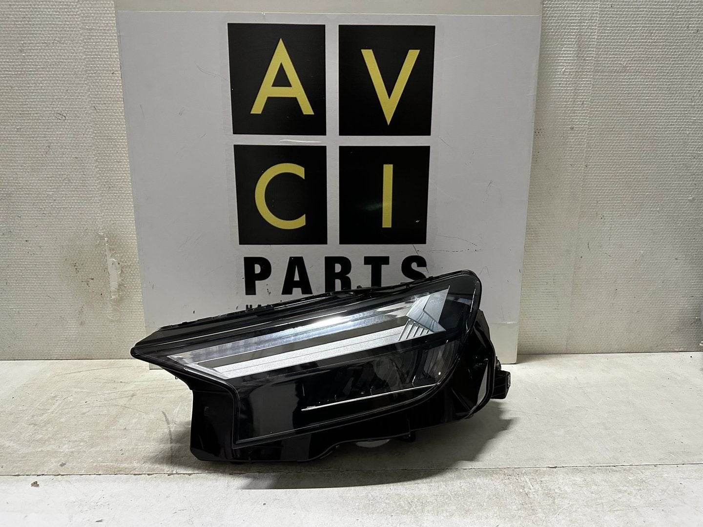 KOPLAMP AUDI Q4 E-TRON VOL LED ORIGINEEL 89A941033 LINKS, Gebruikt, -, -, -