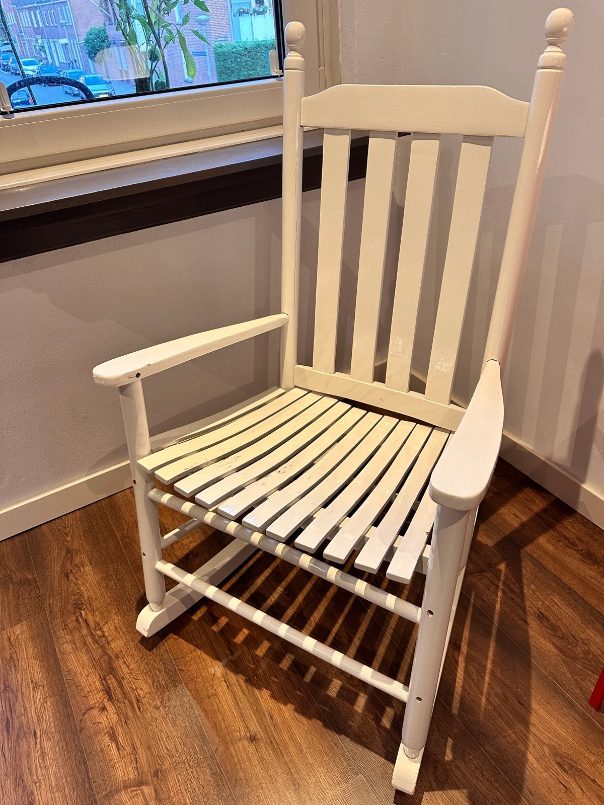 Witte houten schommelstoel, Huis en Inrichting, Stoelen, Ophalen, Gebruikt, Wit, Eén