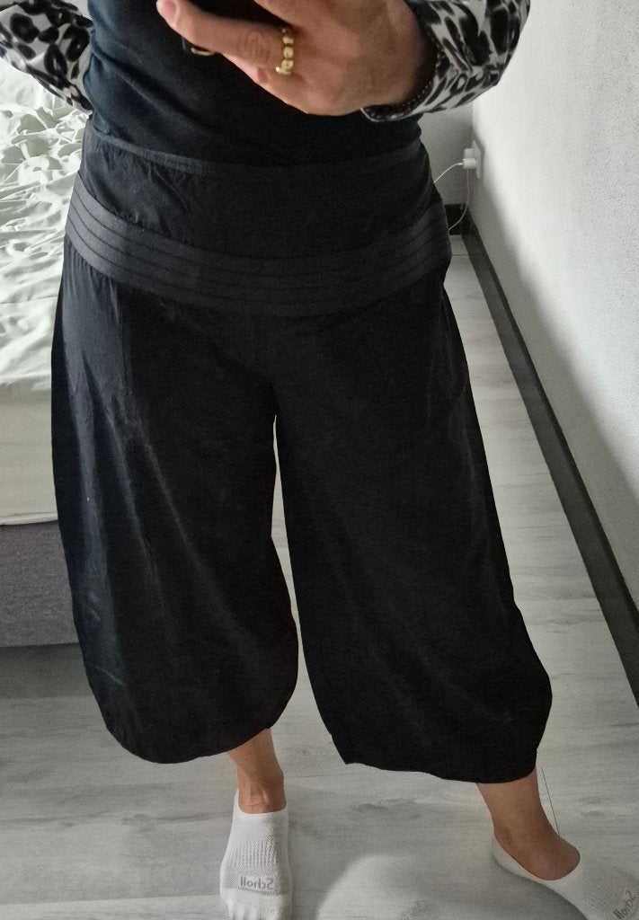 Prachtige 3/4 broek van Sarah Pacini, maat 3 = L, Sarah Pacini, Zwart, Maat 42/44 (L), Ophalen of Verzenden