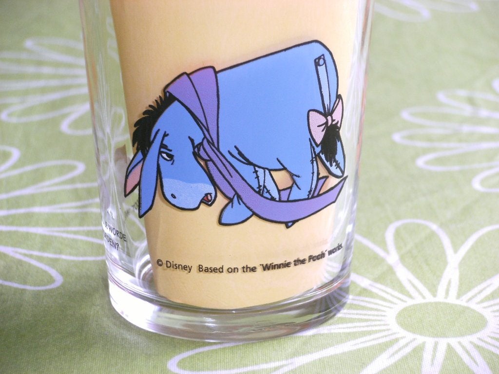 Winnie de Poeh glas Calvé met Teigetje en Lejoor, Ophalen of Verzenden, Winnie de Poeh of vrienden, Zo goed als nieuw, Servies