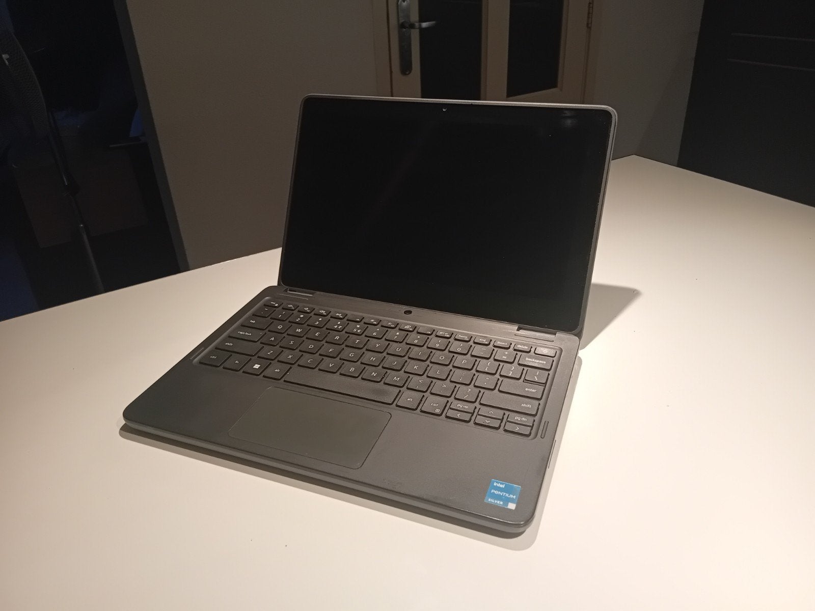 Dell latitude 3120 2-in-1 Laptop, Gebruikt, HDD, Qwerty, 8 GB