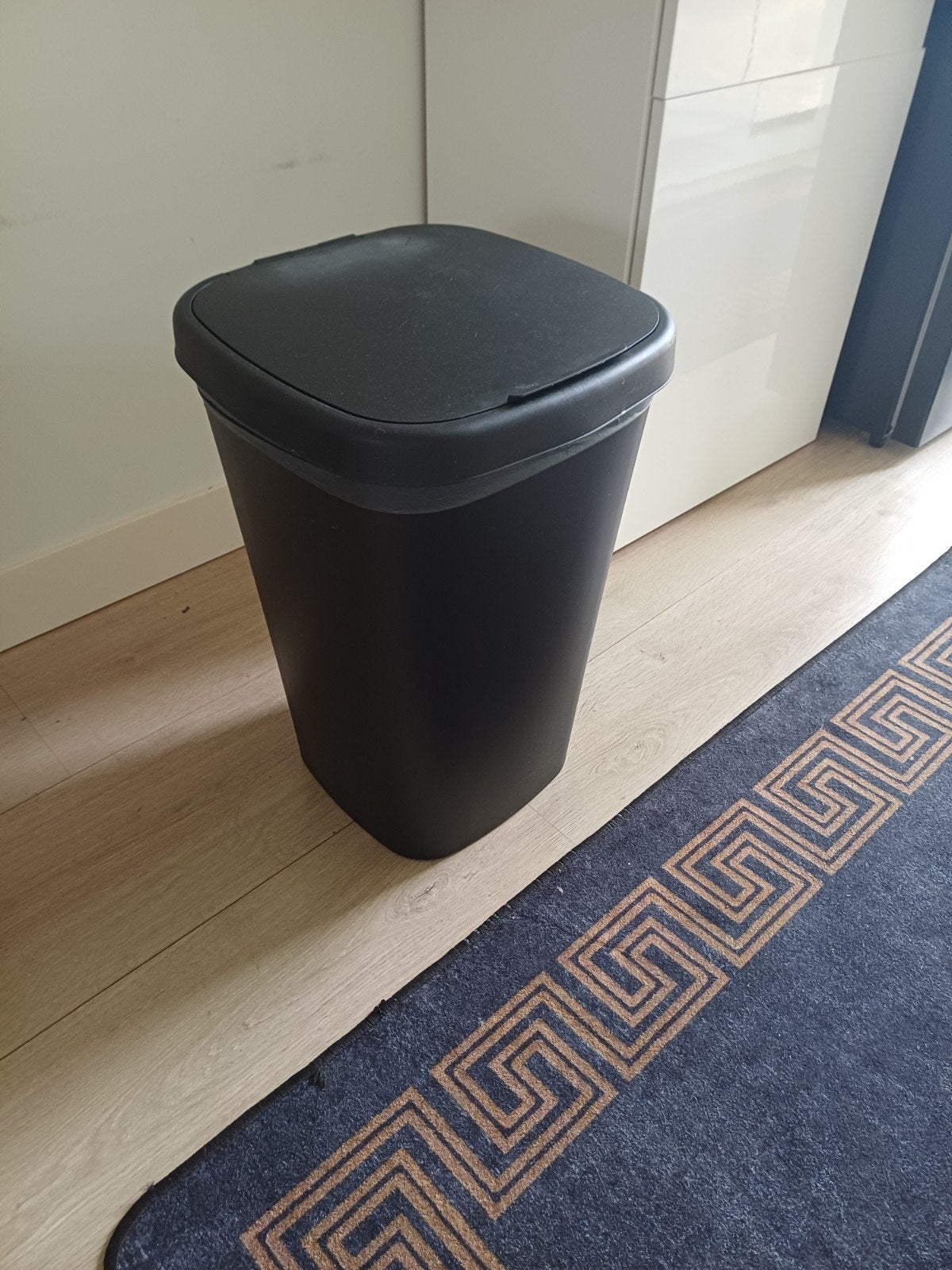 Zwarte IKEA Lövkvast prullenbak, 50 – 75, Kunststof, Gebruikt, 40 liter of meer
