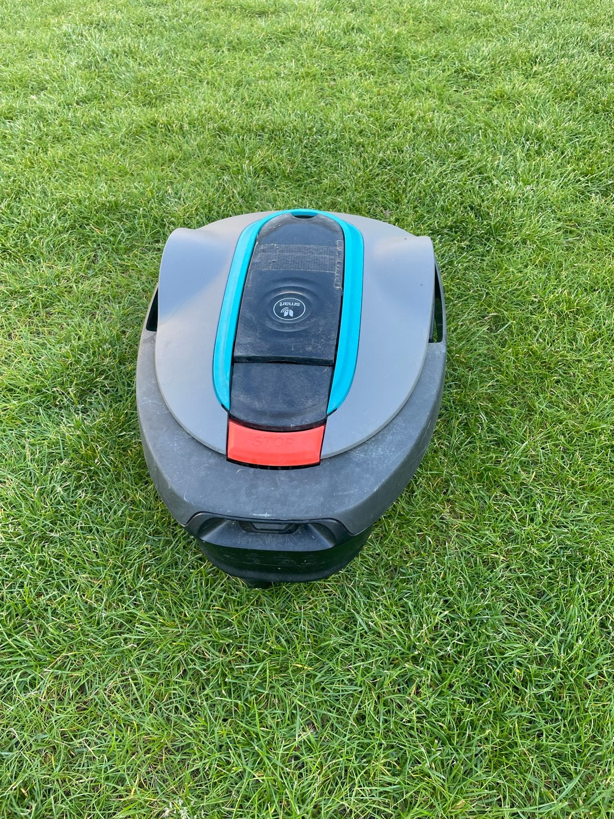 Gardena Smart Sileno City Robotmaaier 400, Ophalen of Verzenden, Zo goed als nieuw, Minder dan 20 cm, Bestuurbaar via app
