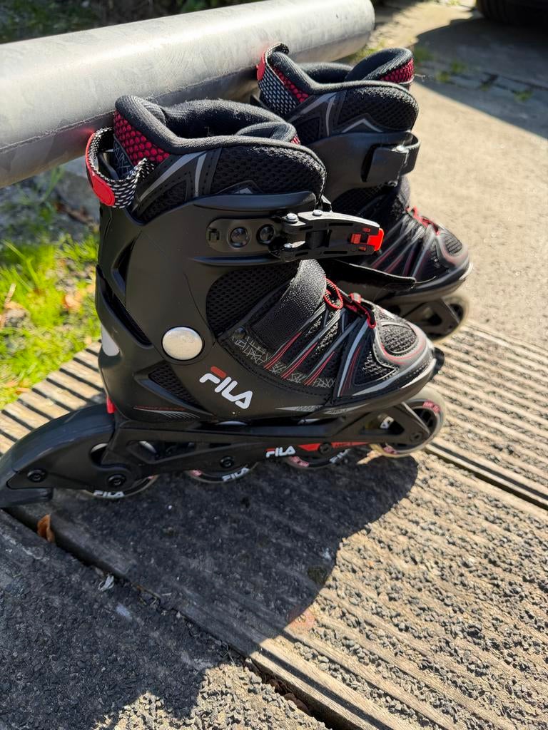 Fila Inline Skates - Zwart/Rood - Maat 35 - 38, Sport en Fitness, Skeelers, Verstelbaar, Kinderen, Zo goed als nieuw, Inline skates 4 wielen