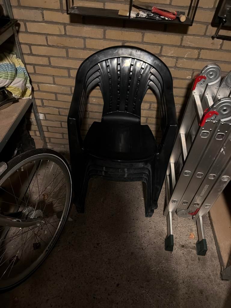 4 Groene Tuinstoelen - Stapelbaar en Duurzaam, Tuin en Terras, Ophalen of Verzenden, Zo goed als nieuw, Kunststof, Stapelbaar
