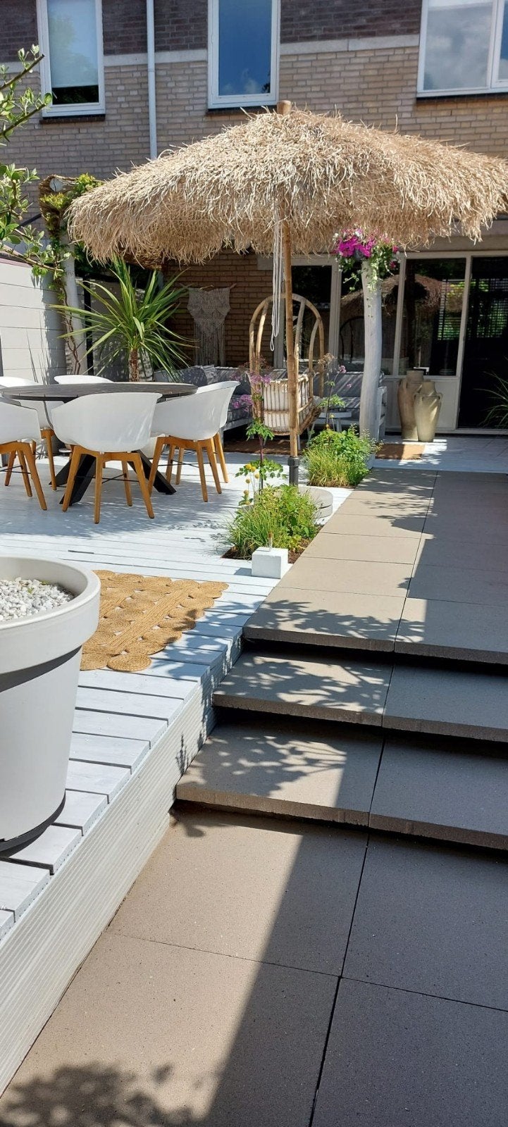 Rieten parasol Ibiza look op bamboe stok - 2.70m diameter, Ophalen, Zo goed als nieuw, 2 tot 3 meter, Stokparasol