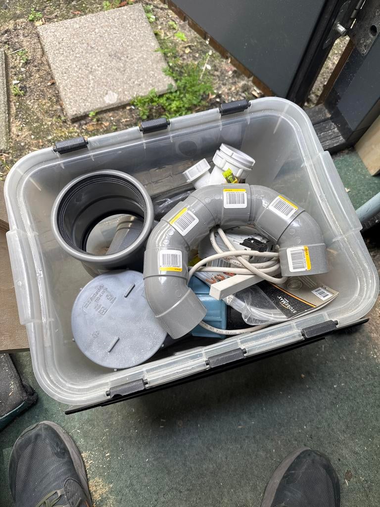Diverse klusspullen: pvc bochten, sifon, groep meterkast, Ophalen, Gebruikt, Pvc, Overige typen