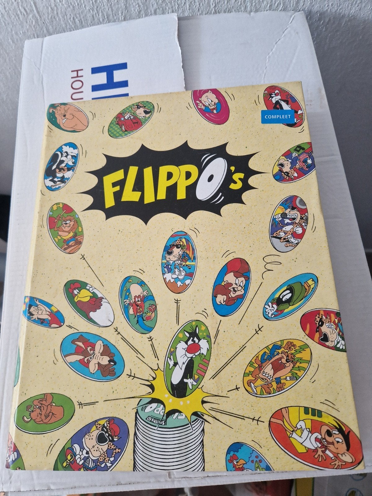 Flippo boek met verzameling Flippo's, Ophalen of Verzenden, World, Verzameling, Met verzamelmap(pen)