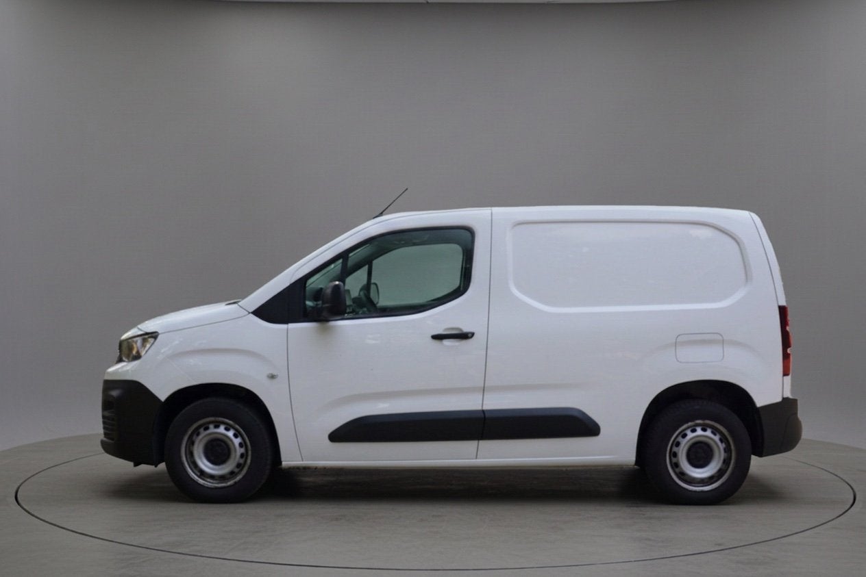 Peugeot Partner 1.2 PureTech Premium / Navigatie / PDC / Air, Voorwielaandrijving, Gebruikt, Euro 6, 1199 cc