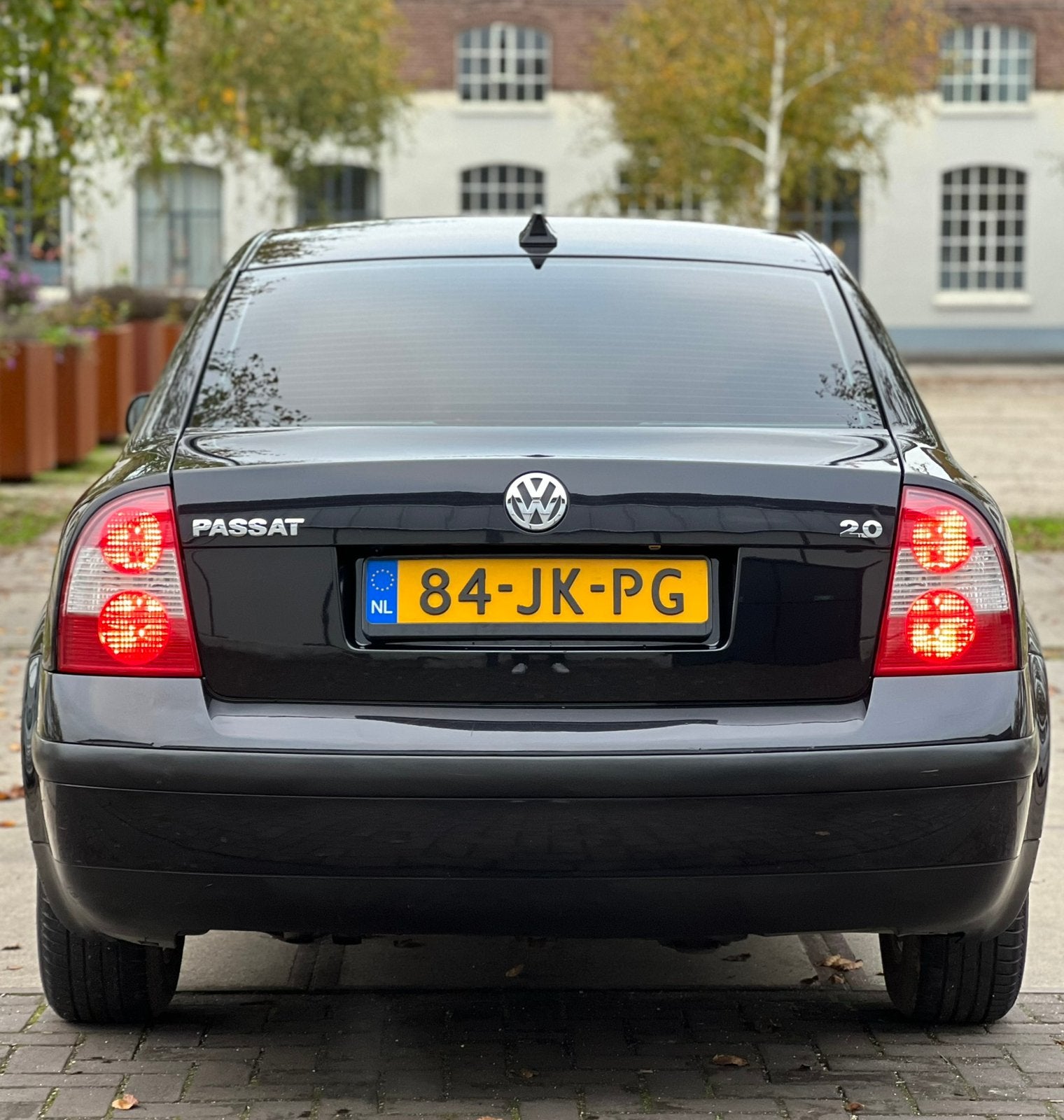 Volkswagen Passat 2.0 85KW 2002 Zwart, Auto's, 4 cilinders, 1984 cc, Zwart, Origineel Nederlands