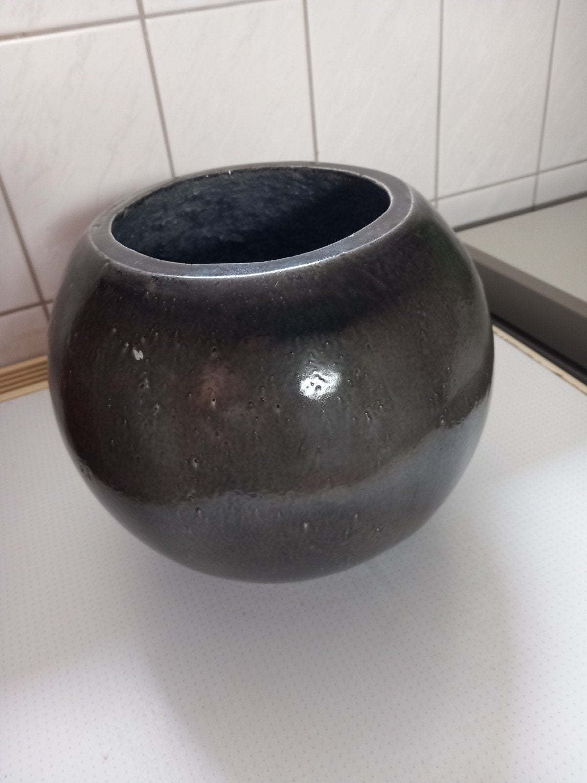 grijze bloempot, Huis en Inrichting, Ophalen, Zo goed als nieuw, Rond
