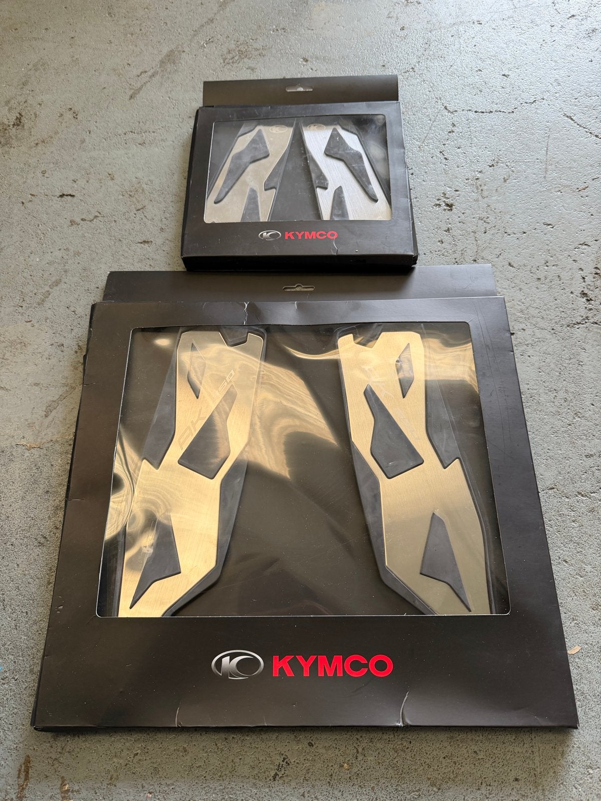 Kymco AK 550  tot 2024 Voetplaten Set RVS Nieuw in Doos, Ophalen of Verzenden, Nieuw, Overige typen, Kymco