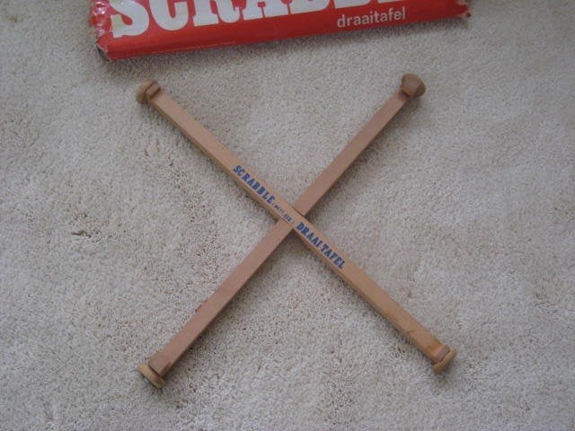 Scrabble draaitafel 2 stuks Hout Sio + kunststof, Ophalen of Verzenden, Zo goed als nieuw