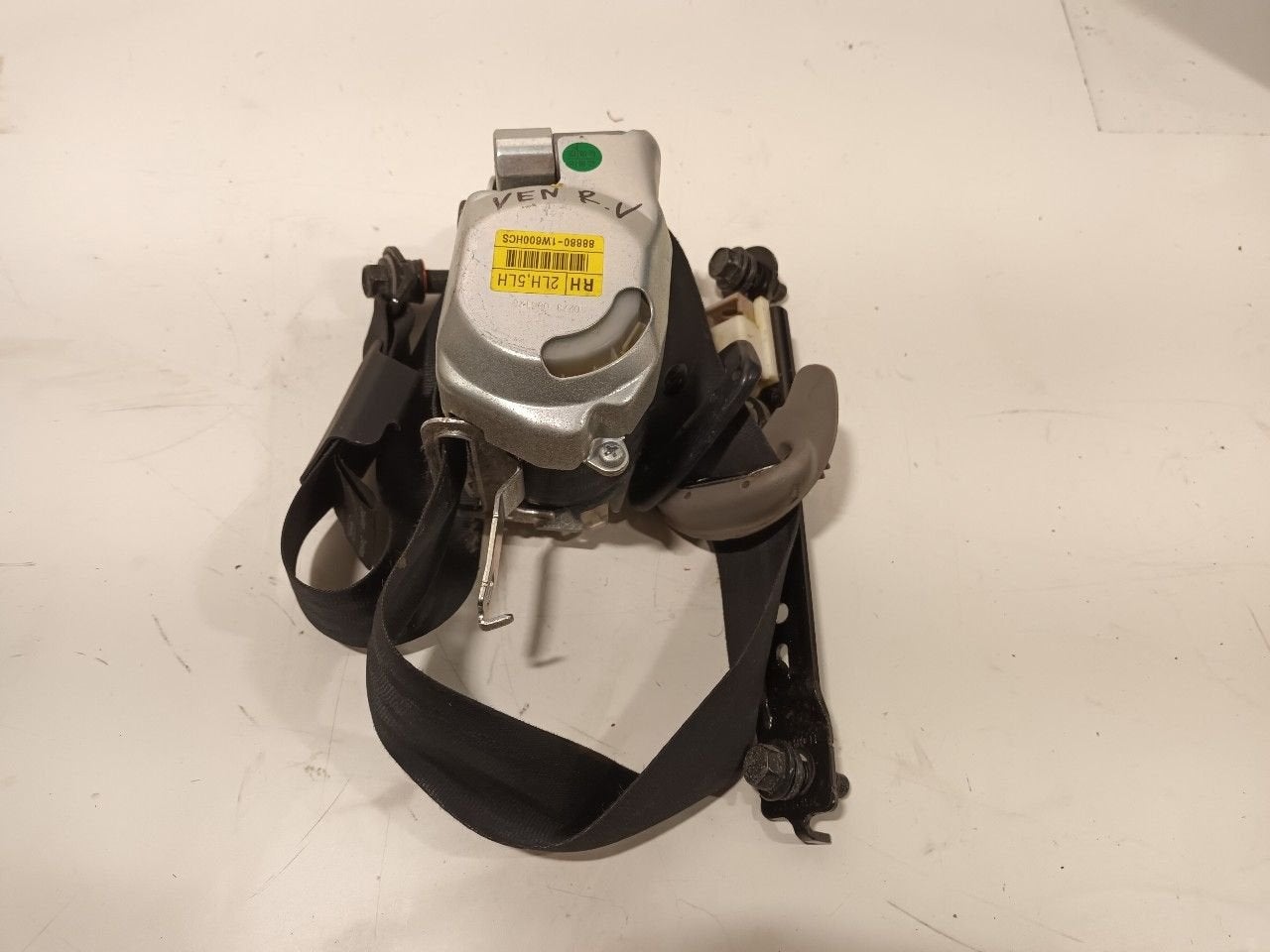 Veiligheidsgordel rechts voor Kia Rio, Onderdelen@venauto.nl, Van der Ven Autorecycling B.V., Ettenseweg 76, 4706 PB Roosendaal, The Netherlands