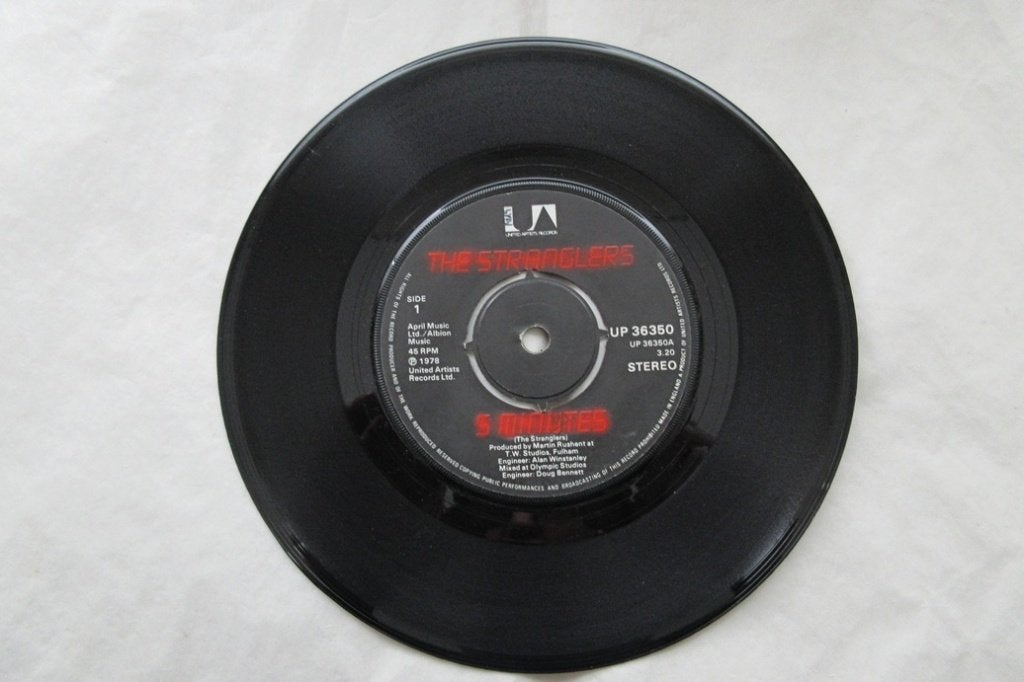 The Stranglers, 5 Minutes   1978 Punk, Cd's en Dvd's, Overige genres, 7 inch, Zo goed als nieuw, Beschermende buitenhoes