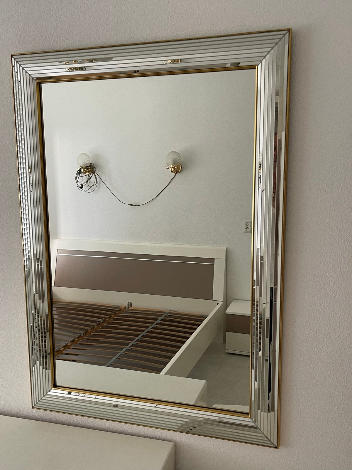 Grote spiegel met gouden rand en facetgeslepen glas, Huis en Inrichting, Ophalen, Gebruikt, 75 tot 100 cm, 150 tot 200 cm