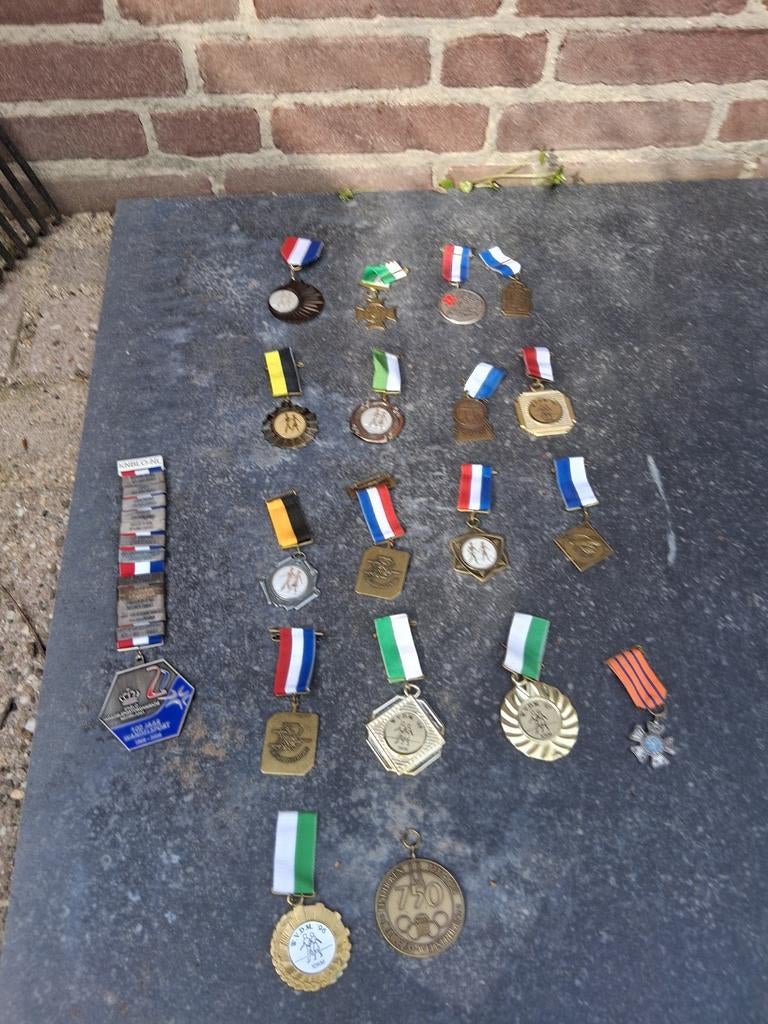 Veel medailles...wandelsport, Postzegels en Munten, Ophalen of Verzenden, Overige materialen