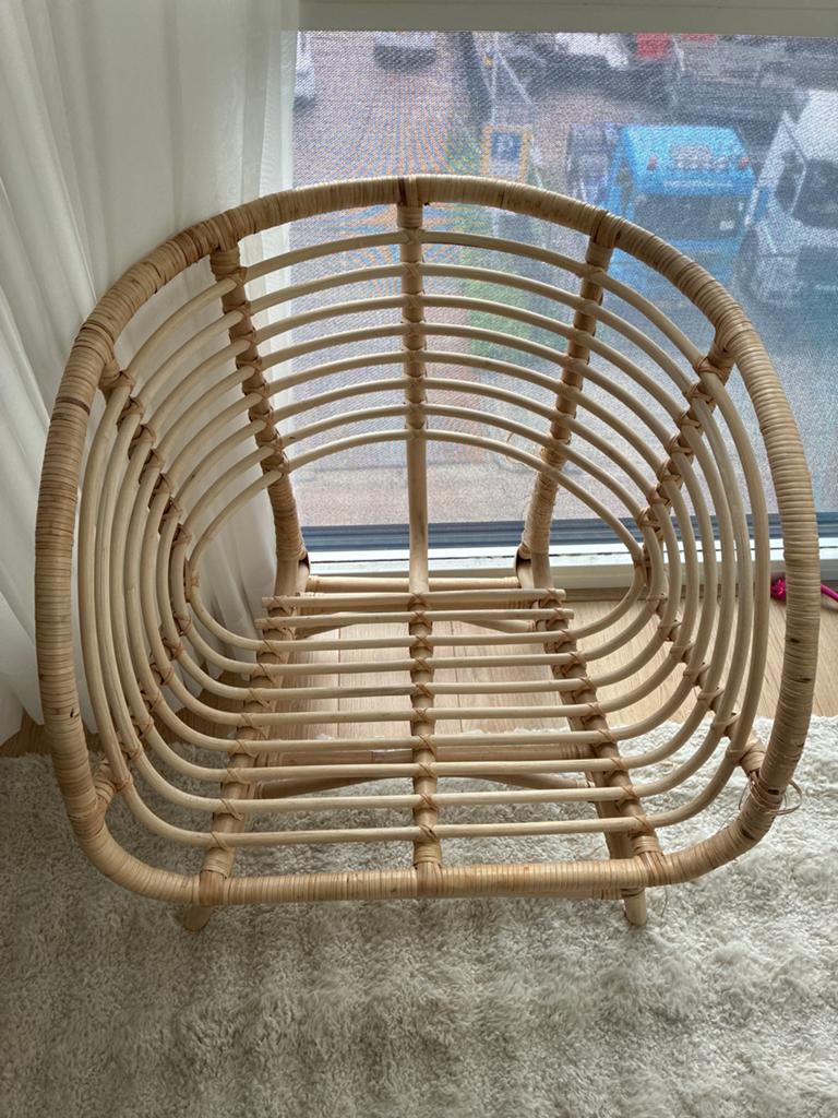 Buskbo rotan stoel - lichte schade, makkelijk te repareren, Huis en Inrichting, Stoelen, Gebruikt, Overige kleuren, Riet of Rotan