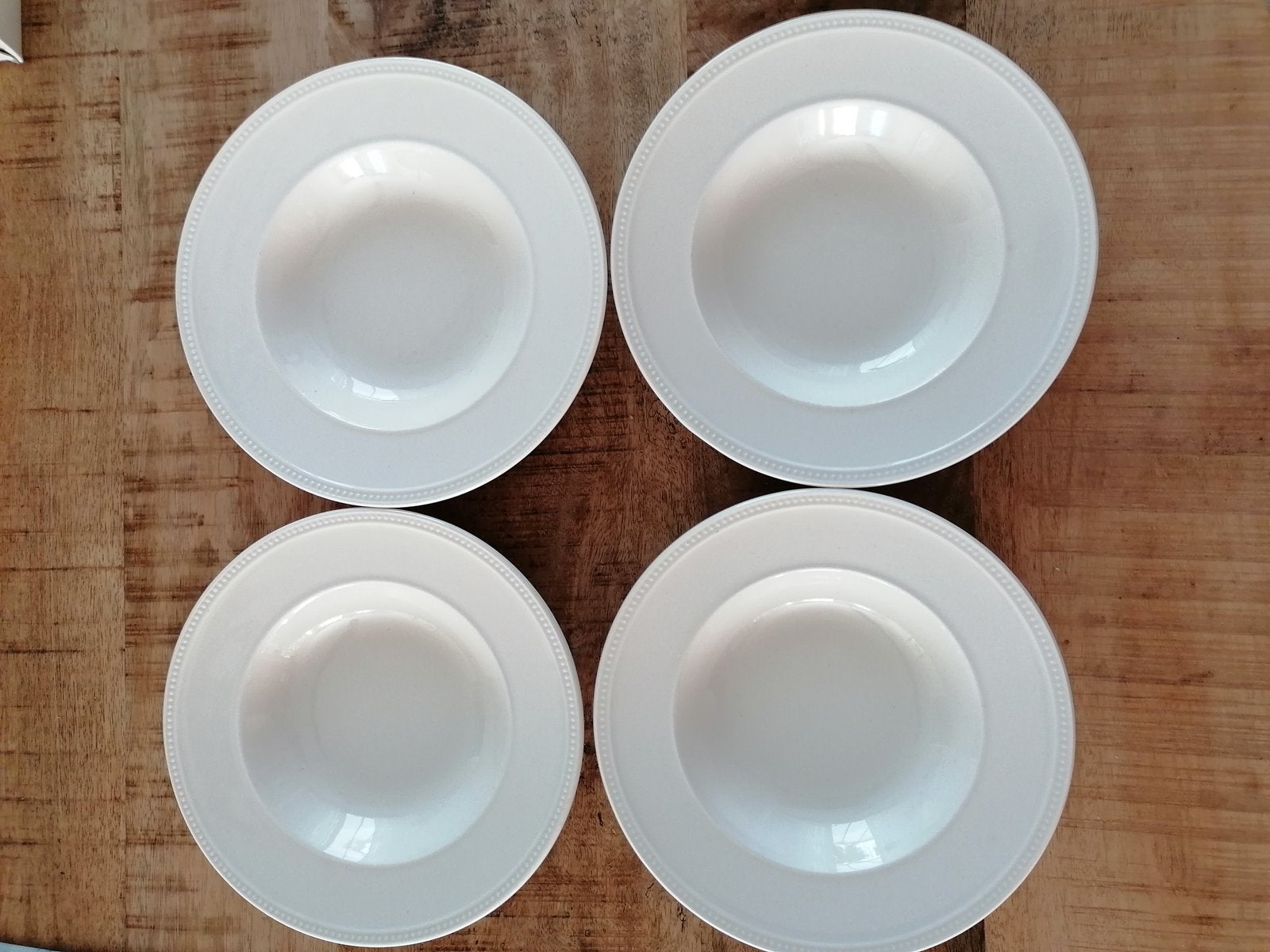 4 Puntgave Soep/Pasta borden merk Wedgwood Windsor made in, Ophalen of Verzenden, Zo goed als nieuw, Porselein, Bord(en)