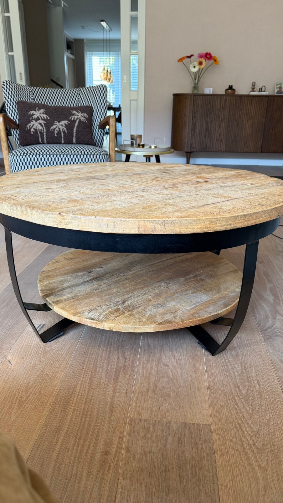 Industriële salontafel mango hout met staal, Huis en Inrichting, Ophalen, Gebruikt, Rond, 50 tot 100 cm
