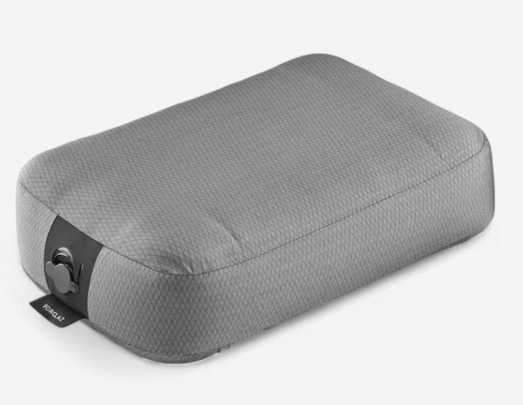 Kampeerkussen Quechua Helium pillow Opblaasbaar hoofdkussen, Ophalen of Verzenden, Zo goed als nieuw