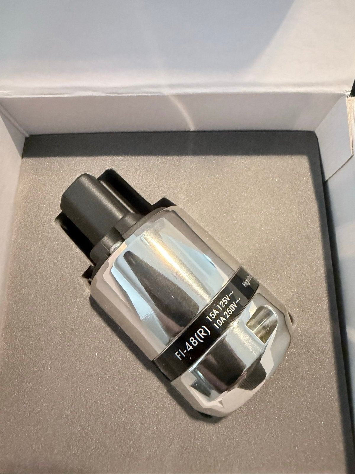Furutech FI-48 Rhodium IEC stekker (niet NCF) - Nieuw, Ophalen of Verzenden, Nieuw, Overige kabels