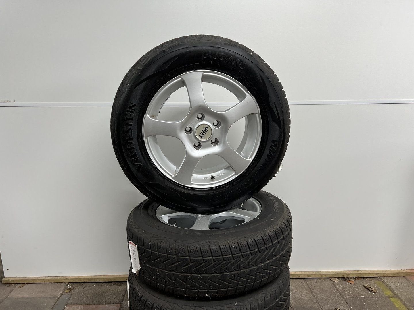 Nissan Qashqai 2014-2019 Winterwielen 215/65 R16 98H Minerva, Auto-onderdelen, Ophalen, -, Banden en Velgen, Winterbanden