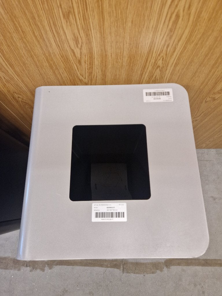 Foto 9 van Metalen Afvalbak Prullenbak Papierbak Afval Sorteren (nieuw)