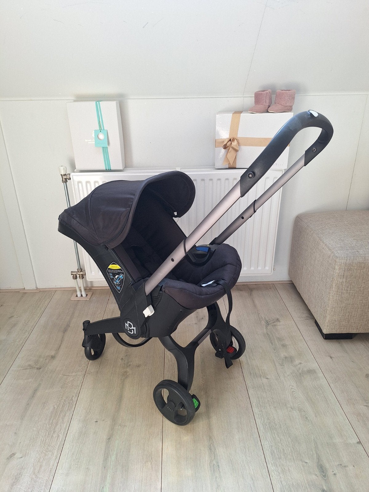 Autostoel Baby Maison| inklapbaar| Doona| maxicosi, Ophalen, Zo goed als nieuw, Overige merken, Verstelbare duwstang