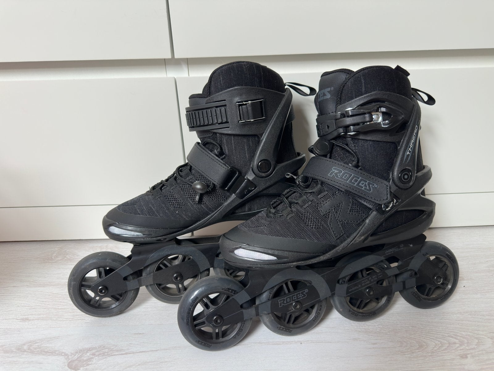 Inline-skates Roces tread 90 zwart Maat 40 incl. Beschermers, Roces, Ophalen of Verzenden, Zo goed als nieuw, Inline skates 4 wielen
