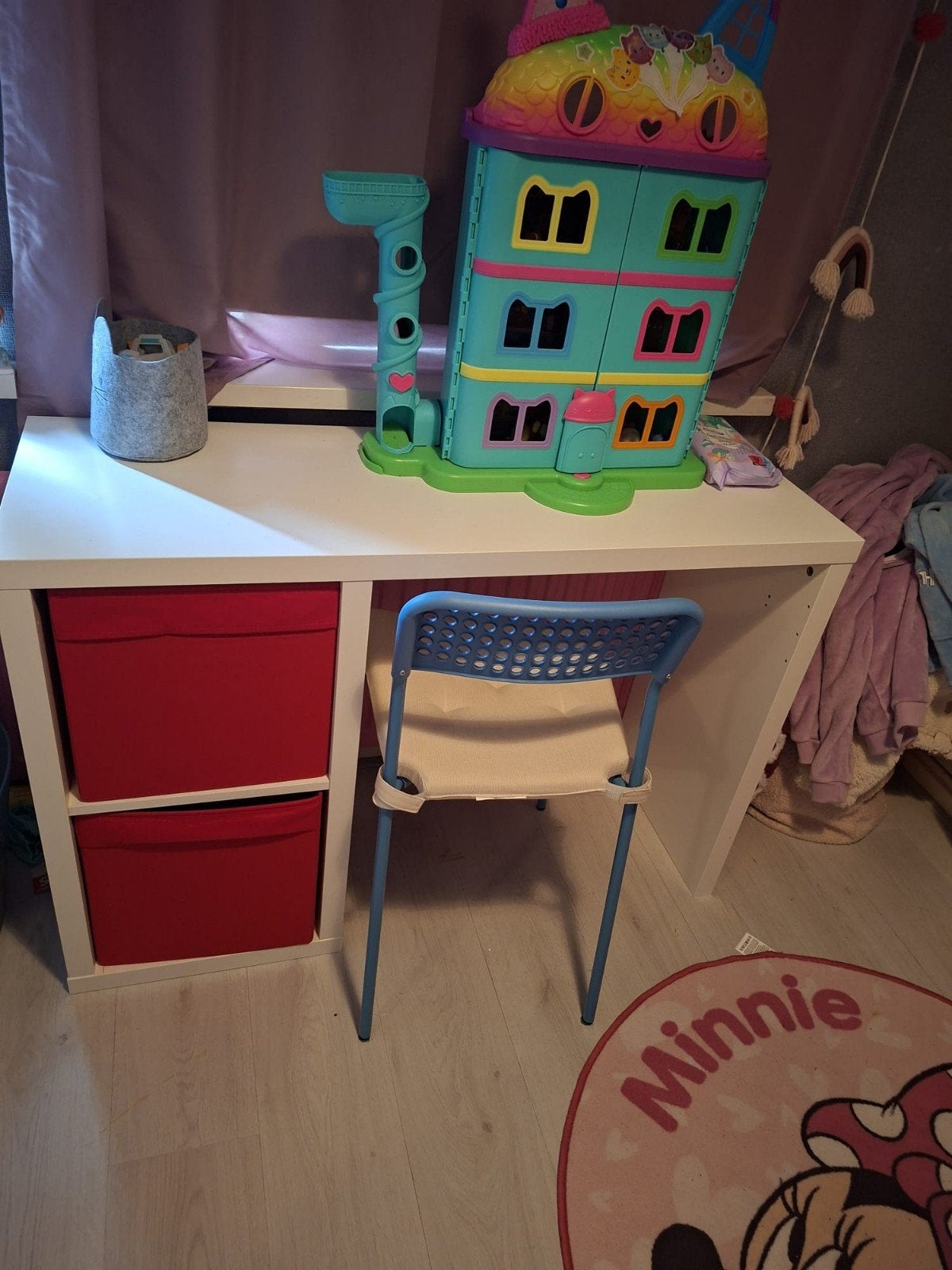 Compact bureau met stoel., Huis en Inrichting, Bureaus, Ophalen, Zo goed als nieuw, IKEA, Wit