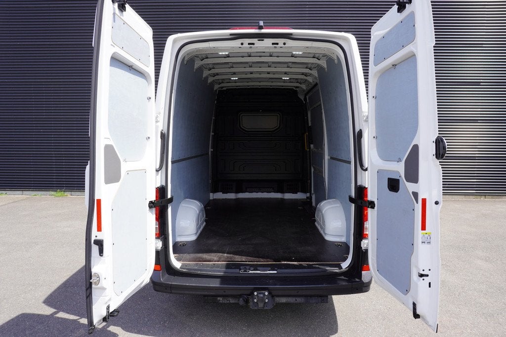 Volkswagen Crafter 140pk Camera Parkeersensoren Apple Carpla, Auto's, Voorwielaandrijving, Stof, Gebruikt, Euro 6